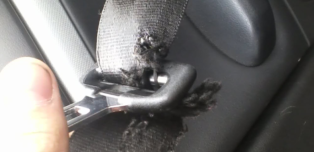 defective seatbelt